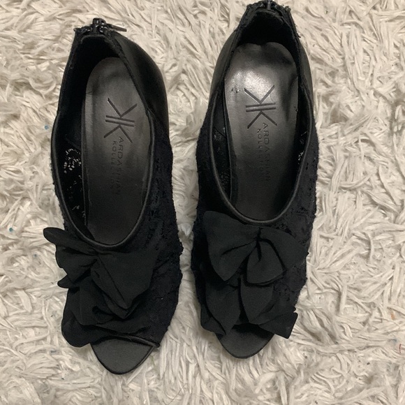 Black stilhetto peep toe heels Kardashian Kollection - Picture 2 of 5